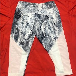 VARLEY Yoga NWOT Crop Capri Running Training S